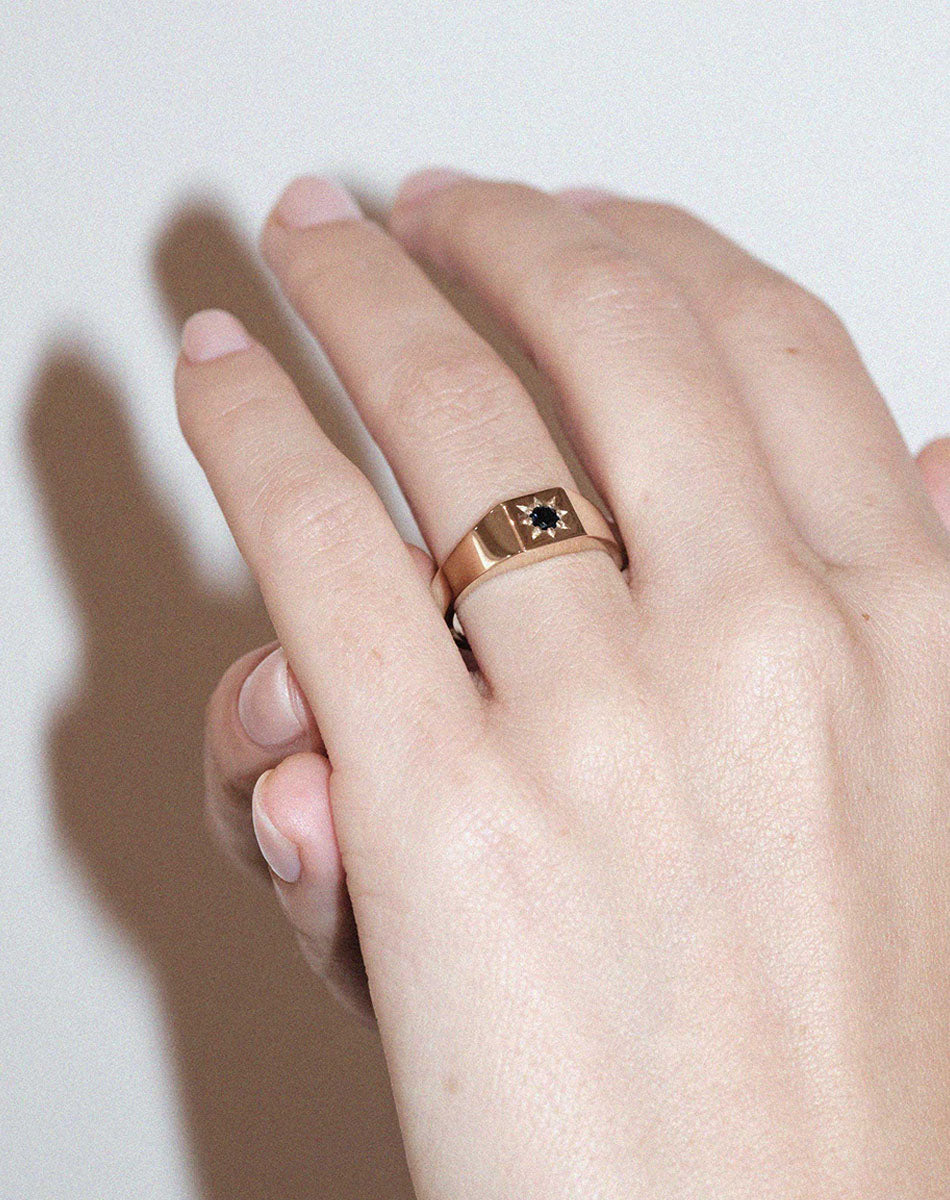 Cartier signet ring top