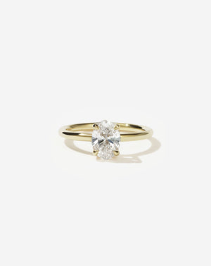 Oval diamond Solitaire Engagement Ring in 14ct yellow gold.