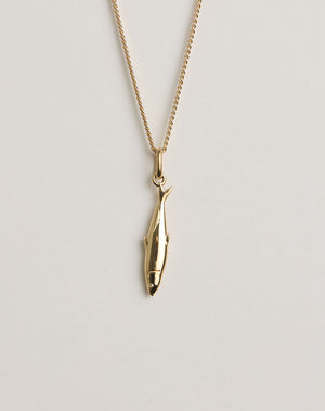 Gold necklace with a sardine pendant 