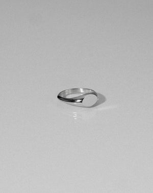 Mini Melrose Signet Ring | Sterling Silver