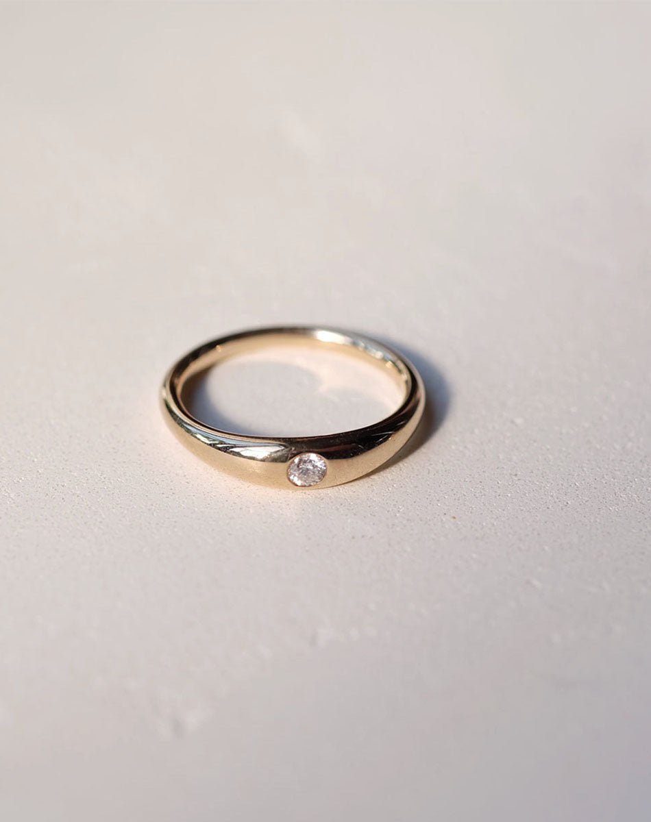 Mini Claude Ring with Stone | 9ct Yellow Gold