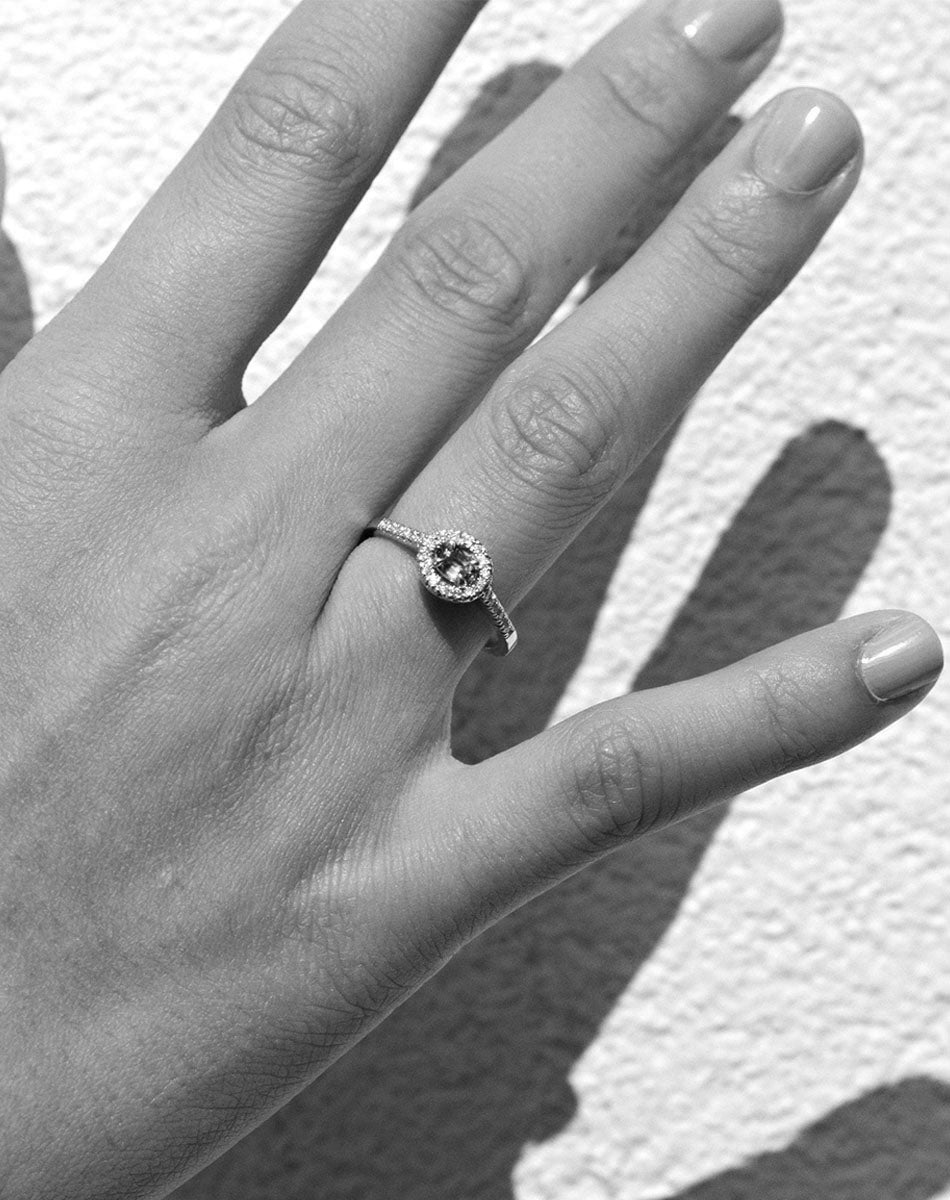 Venus Ring Petite | 14ct White Gold