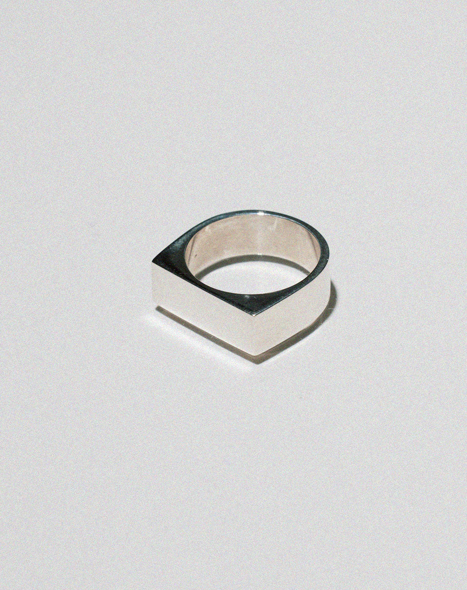 A simple and classic rectangular signet ring in silver
