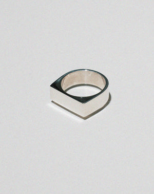 A simple and classic rectangular signet ring in silver